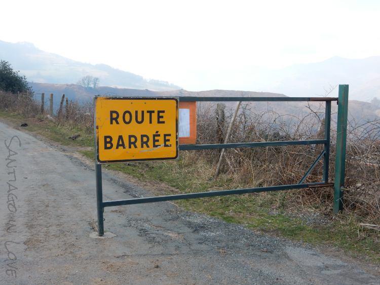 Road Closed, sign between SJPP and Roncesvalles  - Santiago in Love - CC BY-SA-NC